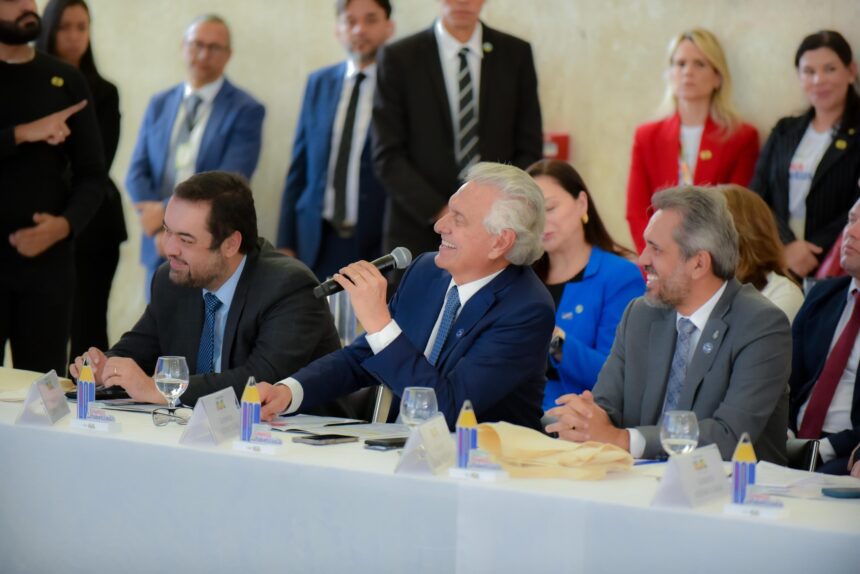 Caiado é o primeiro governador a discursar em evento com Lula, em Brasília Caiado é o primeiro governador a discursar em evento com Lula, em Brasília