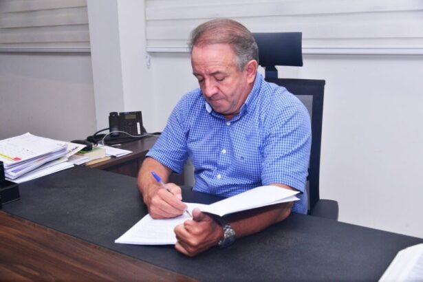 Vilmar exonera secretários ligados a Gustavo Mendanha