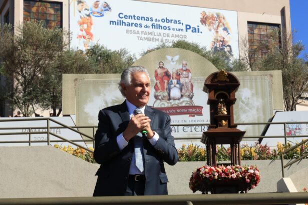 Caiado celebra tradição e grandeza da Romaria de Trindade durante missa de encerramento