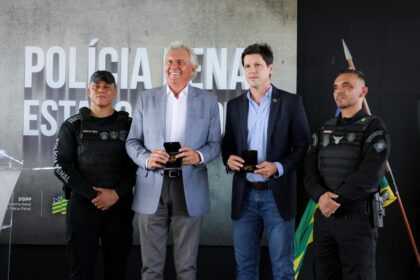 Caiado entrega equipamentos e viaturas para reforçar segurança penitenciária em Goiás