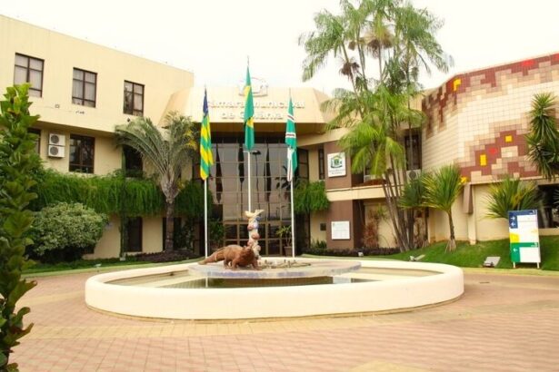 Câmara Municipal aprova reestruturação com divergências entre parlamentares