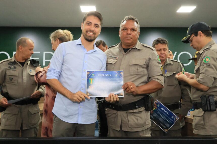 Prefeito de Valparaíso de Goiás participa de solenidade e destaca avanços na segurança pública Prefeito de Valparaíso de Goiás participa de solenidade e destaca avanços na segurança pública
