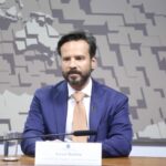 Conselho Nacional de Educação destaca autonomia de escolas para implementar lei que restringe celular em sala