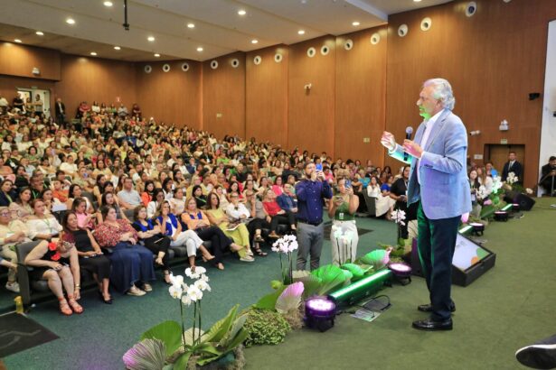 Caiado enaltece trabalho de assistentes sociais goianos: “Ensinam ao país como é ser 1º lugar”