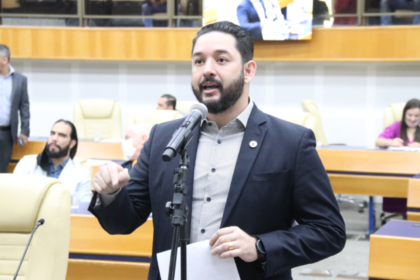 Câmara Municipal aprova projeto de Thialu Guiotti que promove reinserção de dependentes químicos no mercado de trabalho