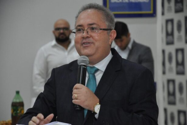 Ex-vice-prefeito Márcio Cândido assume secretaria na Alego após acordo com Bruno Peixoto
