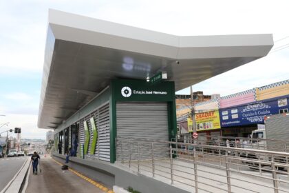 Governo de Goiás entrega mais três estações do Eixo Anhanguera