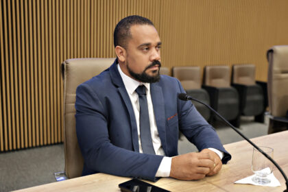 Vereador Rogério Almeida promove Sessão Solene na Câmara de Aparecida de Goiânia pelo Dia Mundial de Conscientização do Autismo