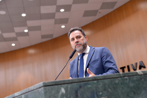 Deputado Veter Martins propõe reconhecer animais como seres sencientes em Goiás