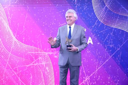 Caiado destaca força do setor supermercadista durante entrega do Carrinho de Ouro 2025