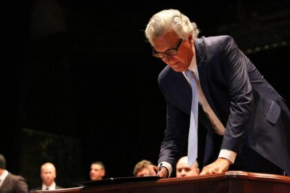 Governo de Goiás concede progressão para 573 professores