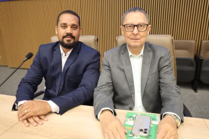 Câmara realiza Sessão Solene para entrega da Comenda Norberto Teixeira ao pastor Neuton Pereira Abreu