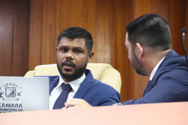 Câmara de Goiânia suspende projeto da Prefeitura e exige respeito da Secretaria de Educação