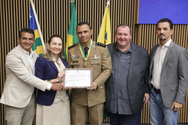 Camila Rosa homenageia personalidades com títulos, moções e medalha do mérito Legislativo Camila Rosa homenageia personalidades com títulos, moções e medalha do mérito Legislativo