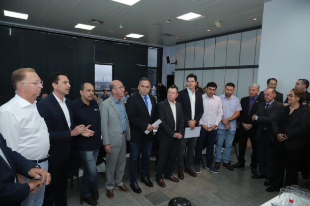 Vilela, Mabel, Daniel e deputados articulam medidas para destravar obras do Anel Viário Vilela, Mabel, Daniel e deputados articulam medidas para destravar obras do Anel Viário