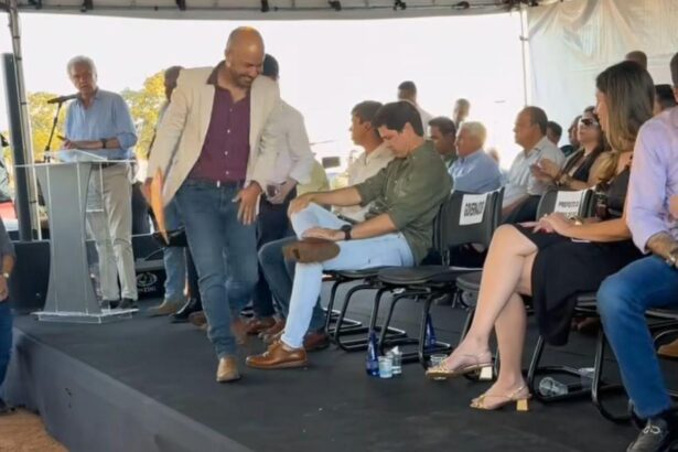 Caiado confronta prefeito de Pires do Rio após insinuação de superfaturamento em obra estadual