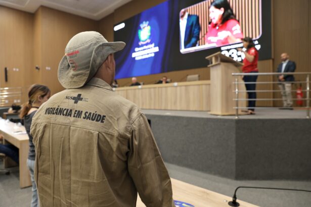 Servidores da saúde cobram cumprimento de direitos e melhorias estruturais durante sessão na Câmara