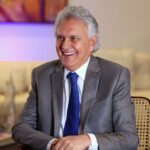 Caiado sanciona reajuste salarial de 5,4% para professores da rede estadual de Goiás