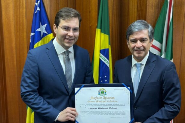 Goiano assume liderança nacional na pauta fundiária e é homenageado na Câmara de Goiânia