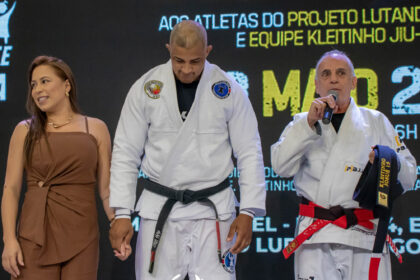 Professor Kleitinho conquista o 1º grau na faixa preta durante graduação histórica da EKJJ em Goiânia