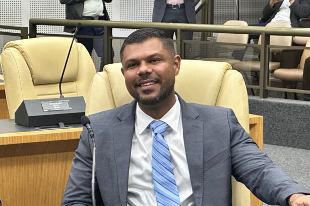 Câmara de Goiânia aprova proposta que isenta recém-formados do ISS no início da carreira