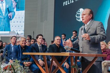 Bispo Oídes José do Carmo celebra 73 anos cercado por homenagens e reconhecimento em Goiás