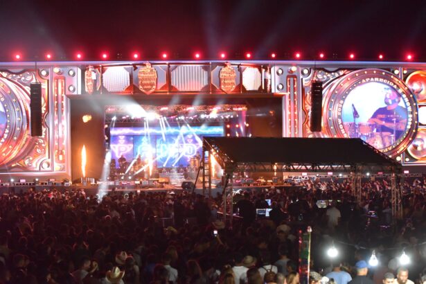 Público recorde marca segunda noite do 17º Aparecida é Show