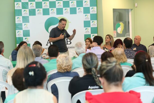 Marconi assume compromissos com pensionistas militares e defende isonomia na segurança pública