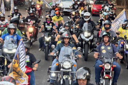 Gayer leva campanha às ruas de Goiânia e reúne apoiadores em motociata na região norte