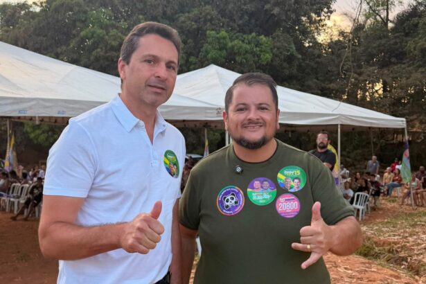 Ao lado de Vilela, William Panda se reúne com famílias beneficiárias de 272 apartamentos no Jardim Miramar