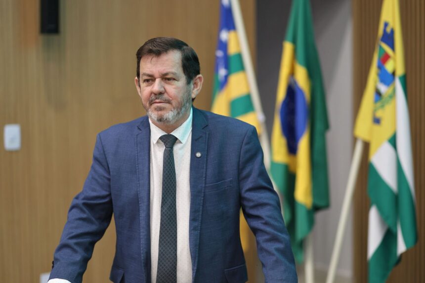  Após série de desgastes, Gleison Flávio entrega liderança do prefeito em Aparecida de Goiânia