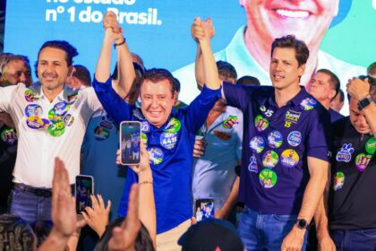 Em ato com milhares, Leandro Vilela fecha apoio a Caiado, Daniel, Gracinha, Mendanha e José Nelto