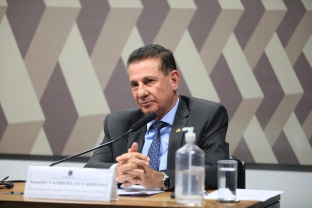Vanderlan Cardoso defende fim da escala 6×1 e propõe debate sobre modernização da CLT