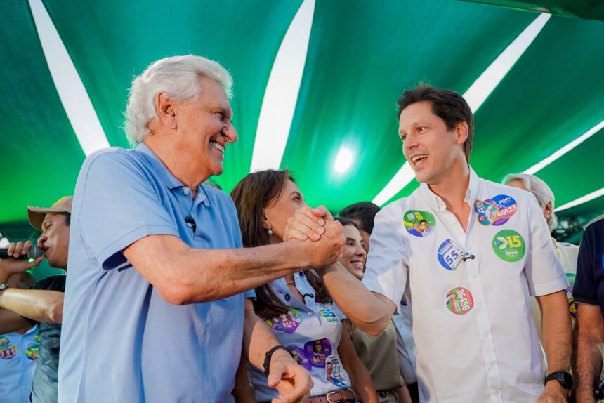 “Dia do 15” leva mais de 5 mil pessoas às ruas de Aparecida em apoio a Daniel Vilela “Dia do 15” leva mais de 5 mil pessoas às ruas de Aparecida em apoio a Daniel Vilela