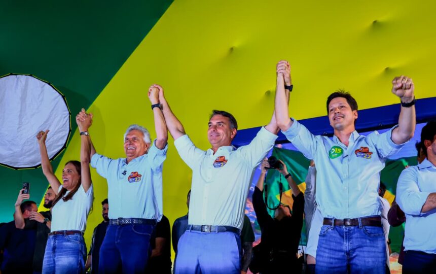 Daniel fecha fileiras com Flávio e transforma Goiás em palco de força do bolsonarismo no segundo turno