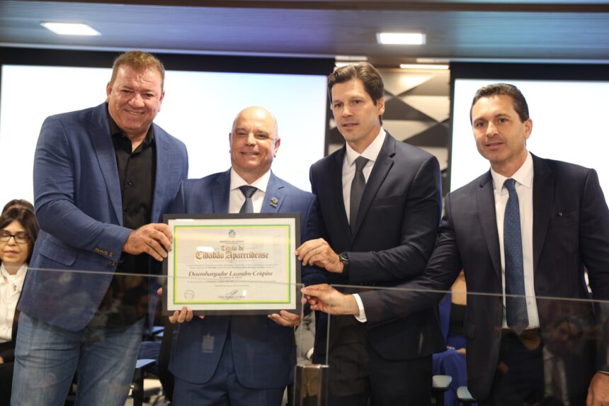 Gilsão Meu Povo entrega título de cidadão aparecidense a presidente do TJGO durante inauguração de novo fórum