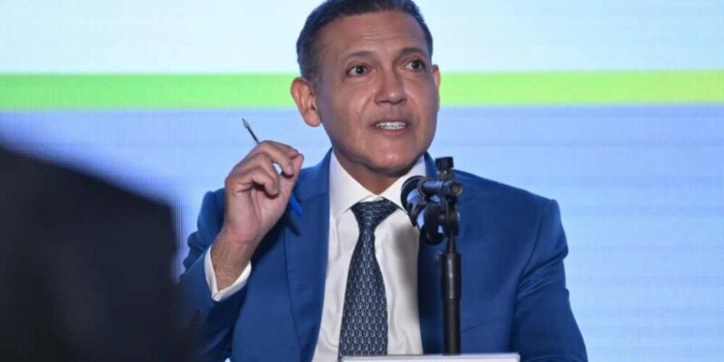 Nunes Marques barra mudanças de última hora nas regras do WhatsApp e expõe debate no TSE